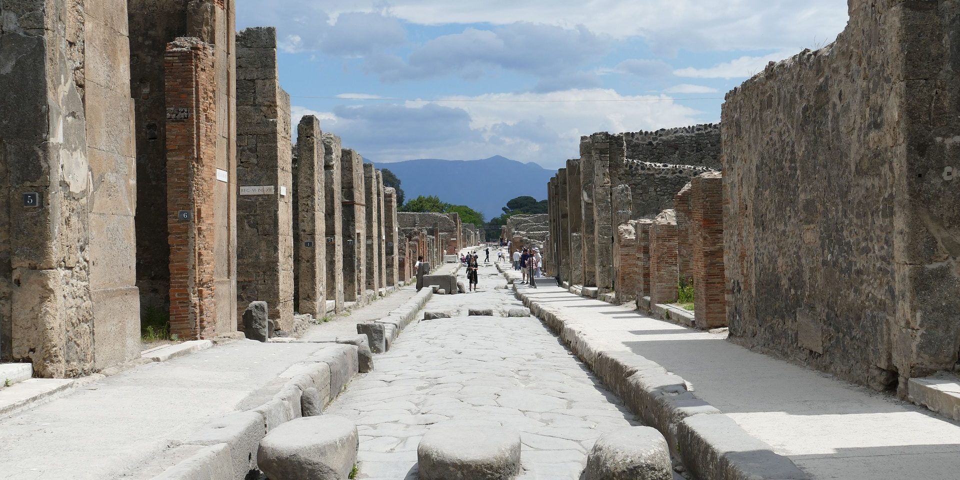 pompeii-2580680_1920
