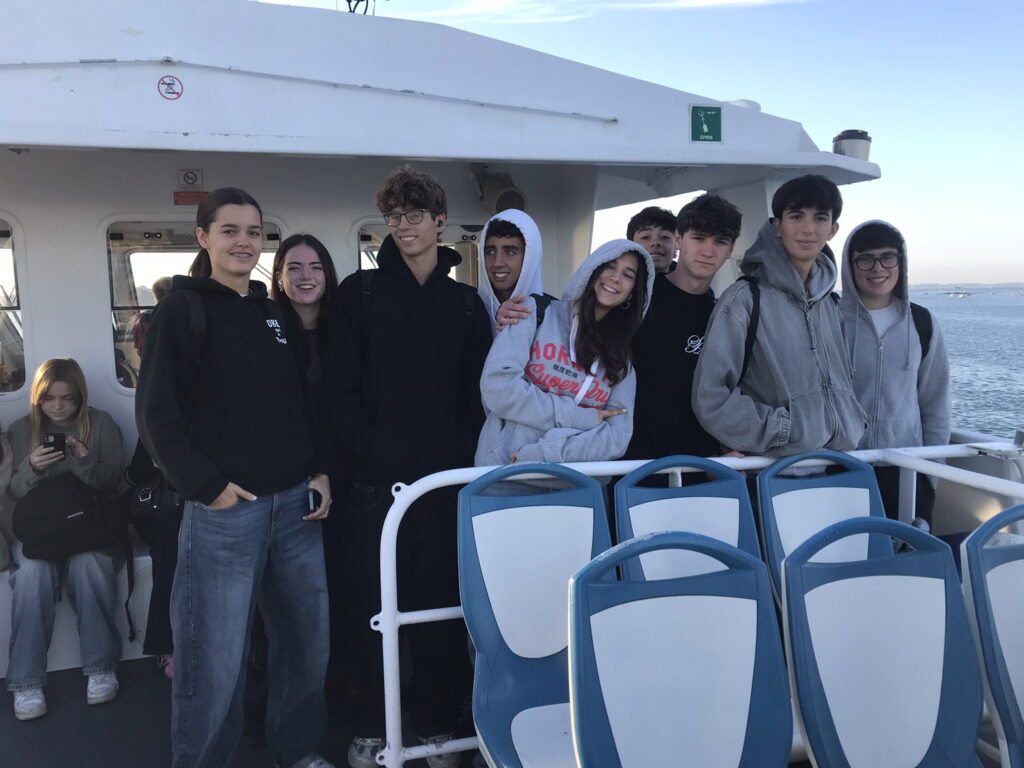 E la nave va vers Port-Louis